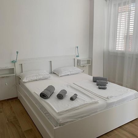 Studio Apartment Zara Bagian luar foto