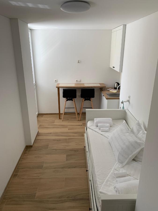 Studio Apartment Zara Bagian luar foto
