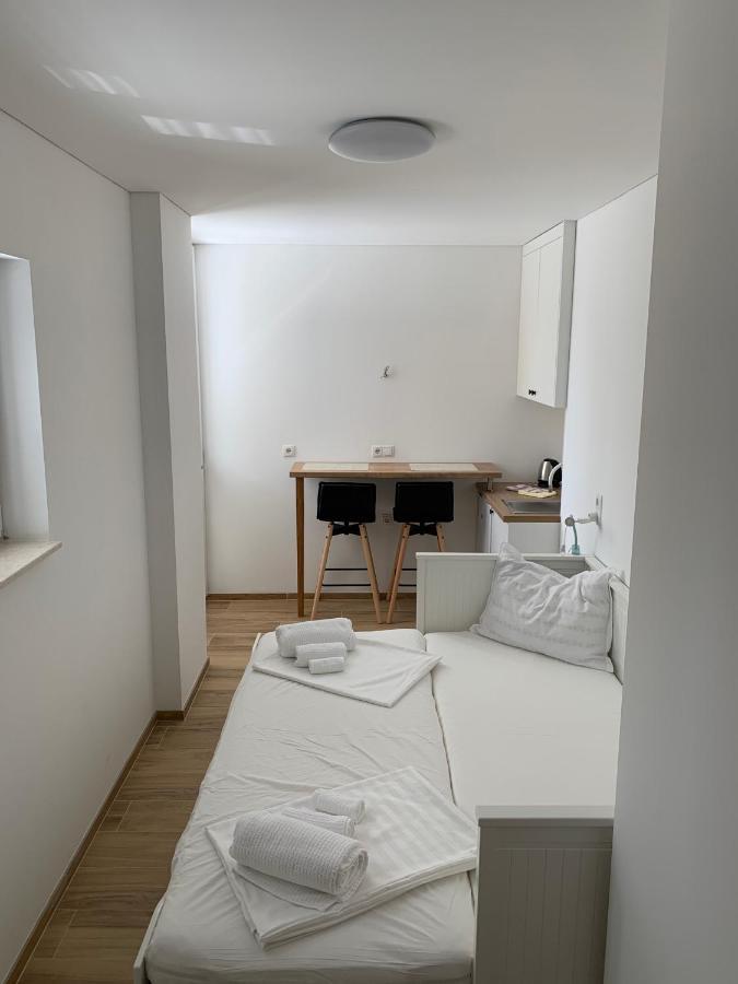 Studio Apartment Zara Bagian luar foto