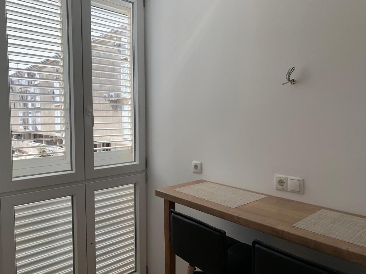 Studio Apartment Zara Bagian luar foto