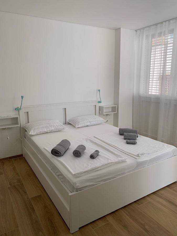 Studio Apartment Zara Bagian luar foto